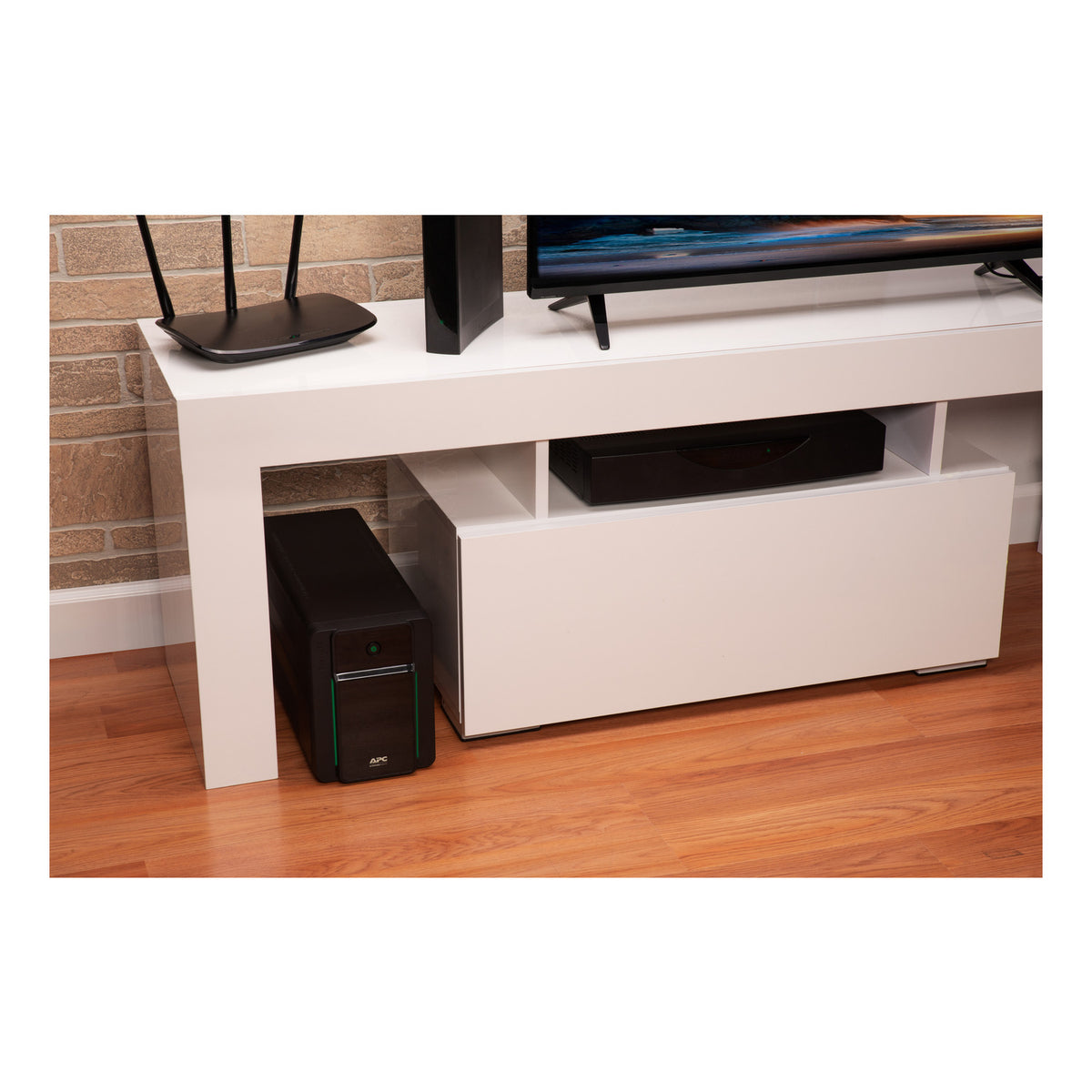Onduleur APC Easy UPS BVX1600LI-GR 900W 1600VA